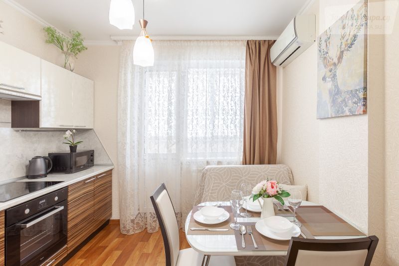 Революционная улица, 3