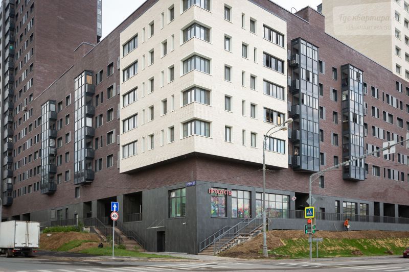 Путейская улица, 2