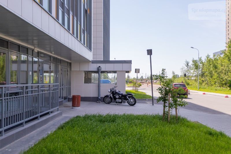 Среднерогатская улица, 13к1