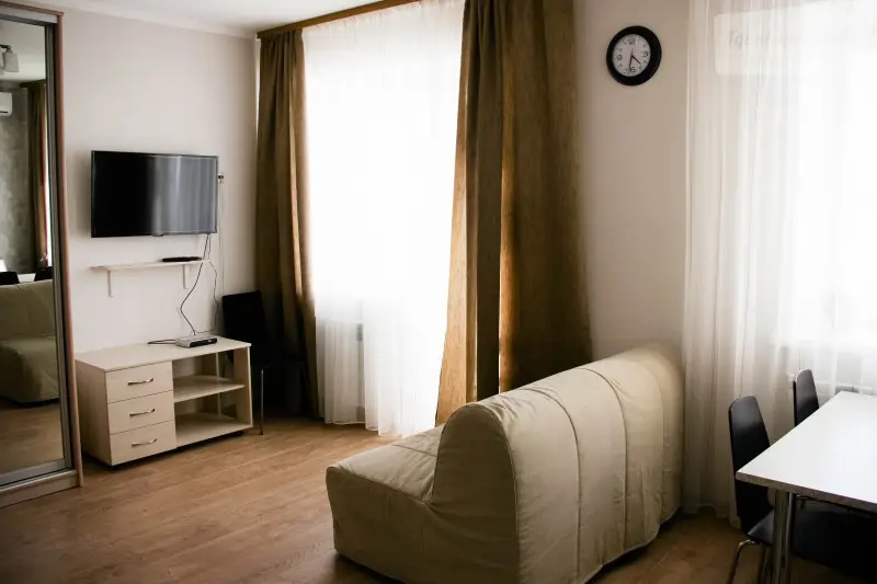 проспект Комарова, 14